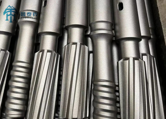 HLX5 T38 500mm Sandvik Tamrock Kaya Delme Makinesi için Dövme Çelik Sap Adaptörü